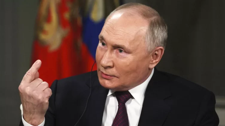 Putin’s interview: US journalist obliges Kremlin as ‘a useful idiot’ - изображение 1