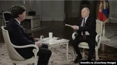 На Путина подали иск в следственный комитет за интервью Карлсону - изображение 1