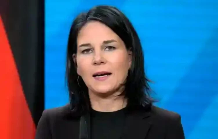 Путин обвинил Бербок во враждебном отношении к России - изображение 1