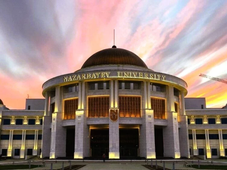 Why is it important to allow Nazarbayev University to remain ideologically independent? - изображение 1
