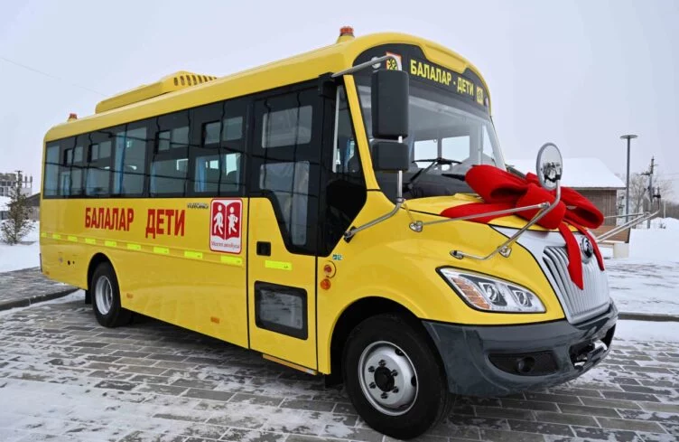 Изображение 1 для Токаев подарил автобус Центру настольного тенниса в Усть-Каменогорске