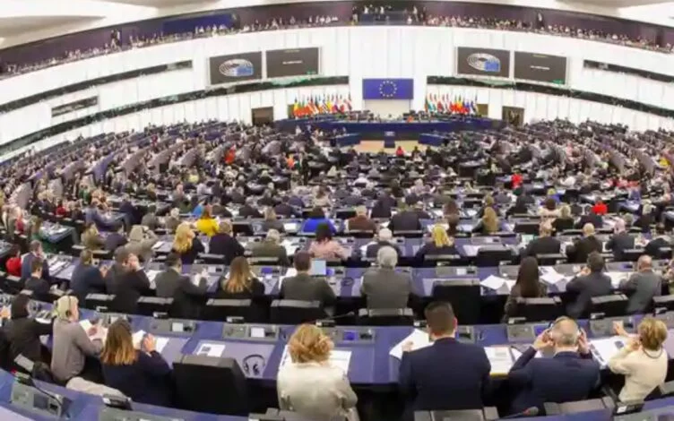 В Европарламенте требуют расследовать подкуп Россией политиков ЕС - изображение 1