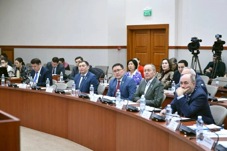 Изображение 1 для Мажилис проведет парламентские слушания по озвученным на Национальном курултае вопросам