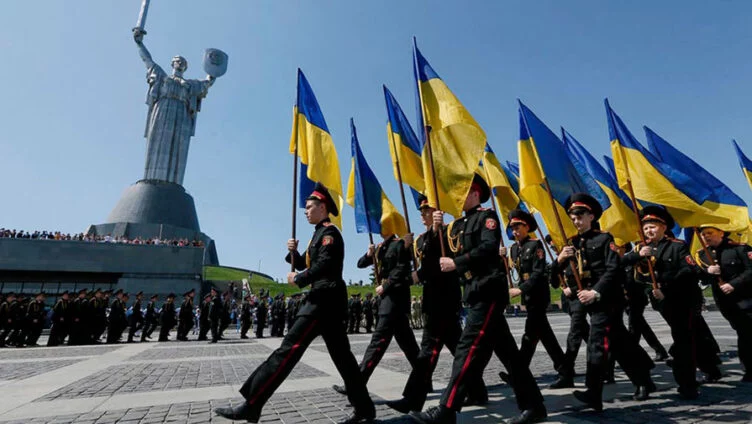 В аннексированном Крыму не станут проводить парад ко Дню Победы - изображение 1