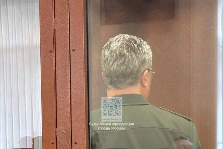 СМИ: Замминистра обороны РФ подозревают не только во взятке, но и в госизмене - изображение 1