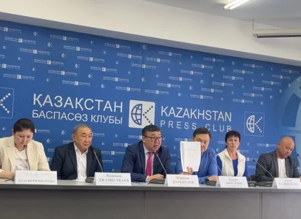 Изображение 4 для Как Алия и Анипа Назарбаевы бизнес отбирали