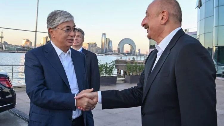 Токаев поздравил Алиева с Днем независимости Азербайджана - изображение 1