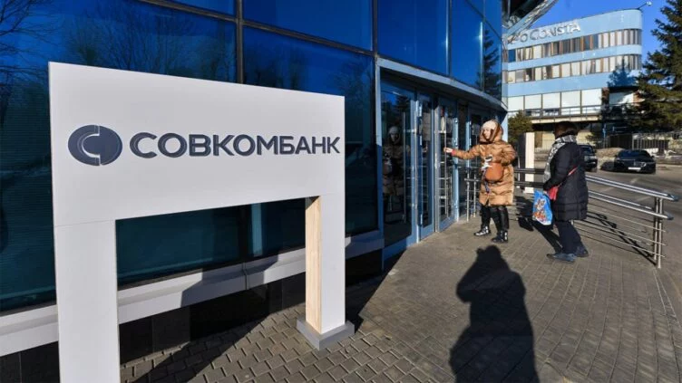 Прибыль крупнейших банков России рухнула из-за санкций и «налога на войну» - изображение 1