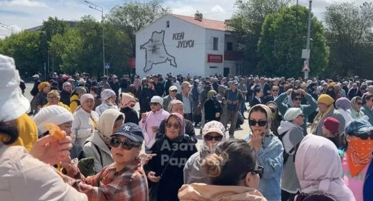 Из-за митингов в Кульсары отключилась мобильная связь - изображение 1