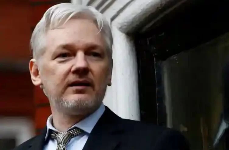 Изображение 1 для Основатель WikiLeaks Ассанж освобожден из британской тюрьмы