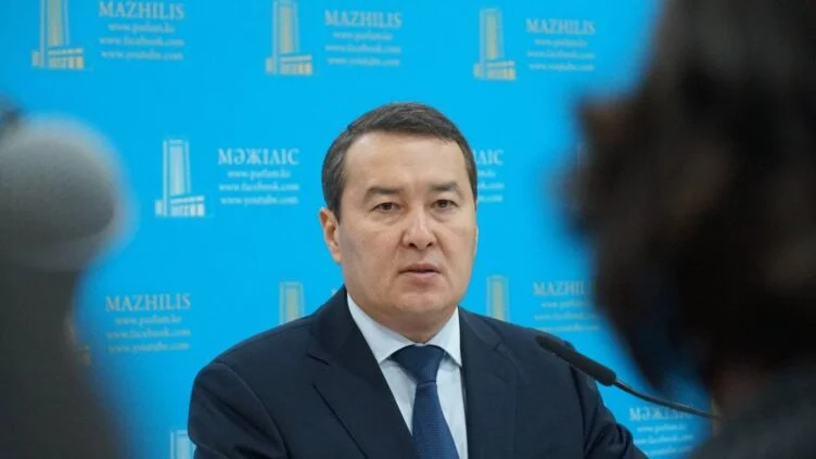 Изображение 1 для Смаилов признал свою ответственность в упущениях возглавляемого им правительства, но не увидел в своем назначении главой ВАП конфликта интересов