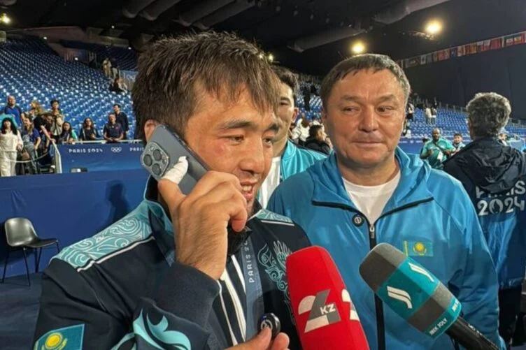 Первое золото Казахстана на Олимпиаде: Токаев поздравил чемпиона по телефону - изображение 1