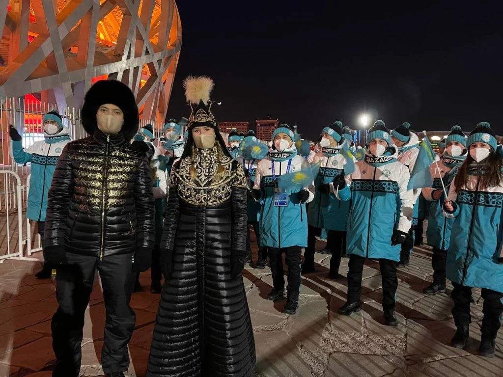 Изображение 3 для Почему казахстанская олимпийская форма попала на выставку в Лувр, но не попала в рейтинг лучших?