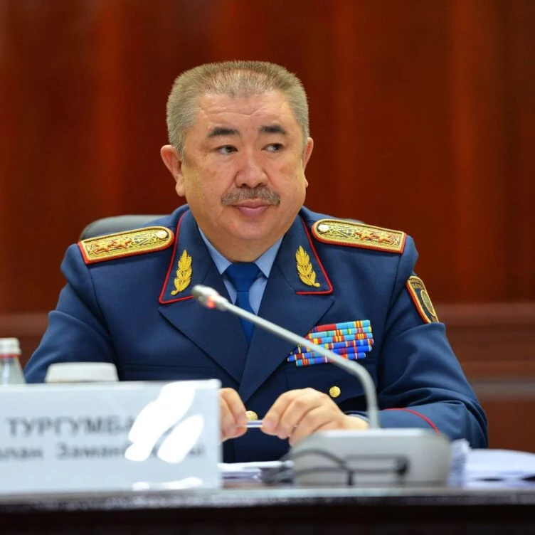 Экс-глава МВД Ерлан Тургумбаев отделался за повлекшее тяжёлые последствия превышение власти в Кантар условным сроком - изображение 1