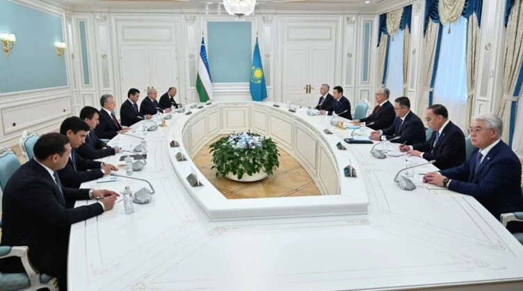 Мирзиёев: «Наша встреча выведет отношения стратегического партнерства и союзничества с Казахстаном на новый уровень» - изображение 1