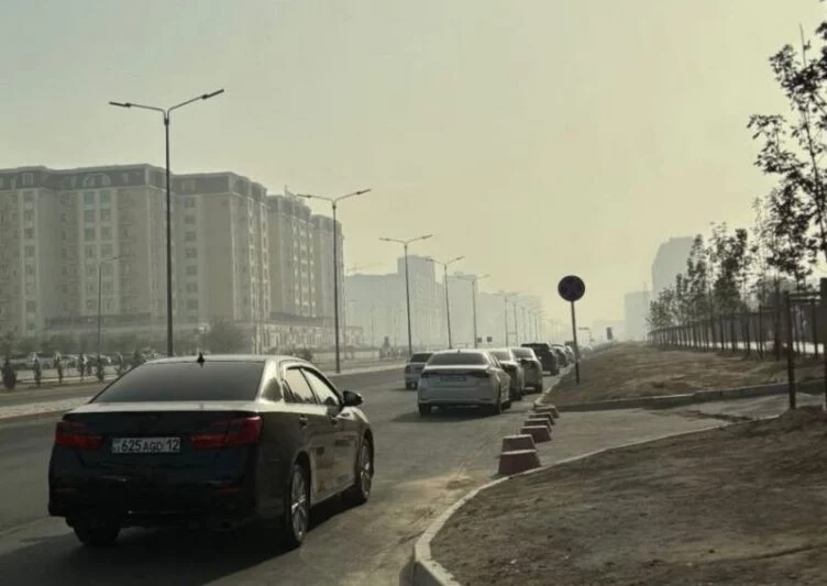 Актау накрыло дымом с горящего мусорного полигона - изображение 1