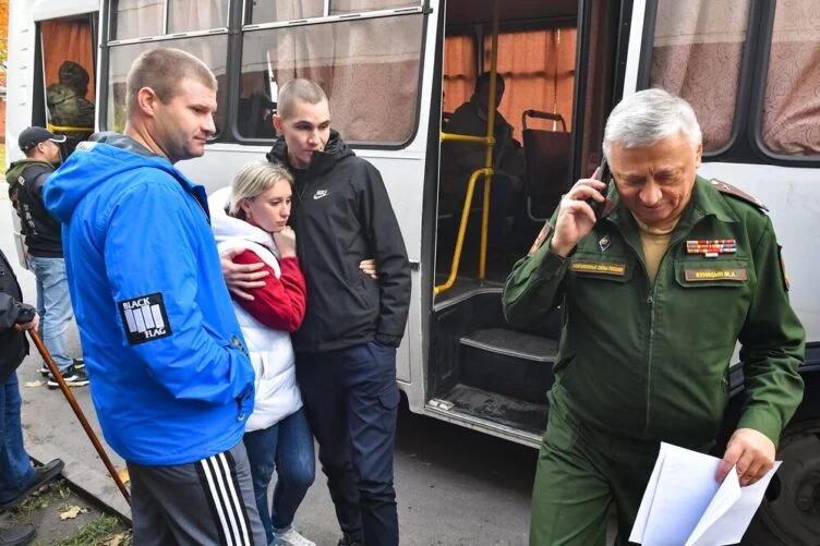 Россия запланировала набрать в армию 225 тысяч контрактников за три года - изображение 1