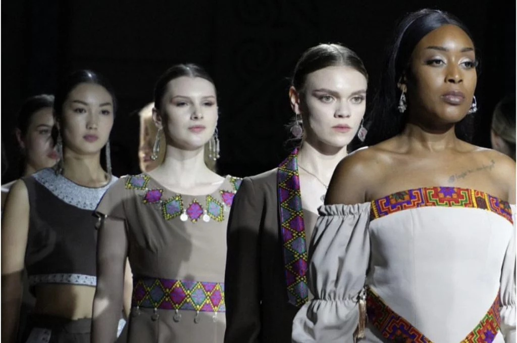 Изображение 3 для Aspara Fashion Week: этника спасет мир