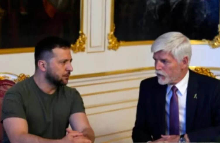 Президент Чехии разрешил 60 гражданам страны вступить в ряды украинской армии - изображение 1