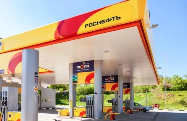 WSJ: Россия может объединить «Роснефть», «Газпромнефть» и «Лукойл» в единую национальную компанию - изображение 1