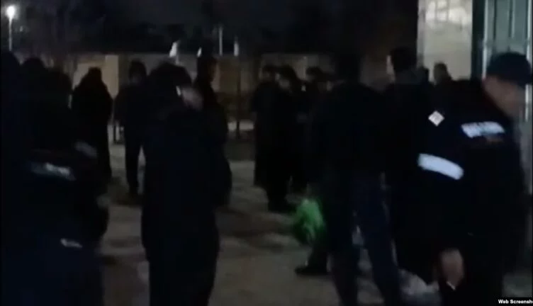 В «Озенмунайгазе» заявили, что ведут переговоры с бастующими рабочими в Жанаозене - изображение 1