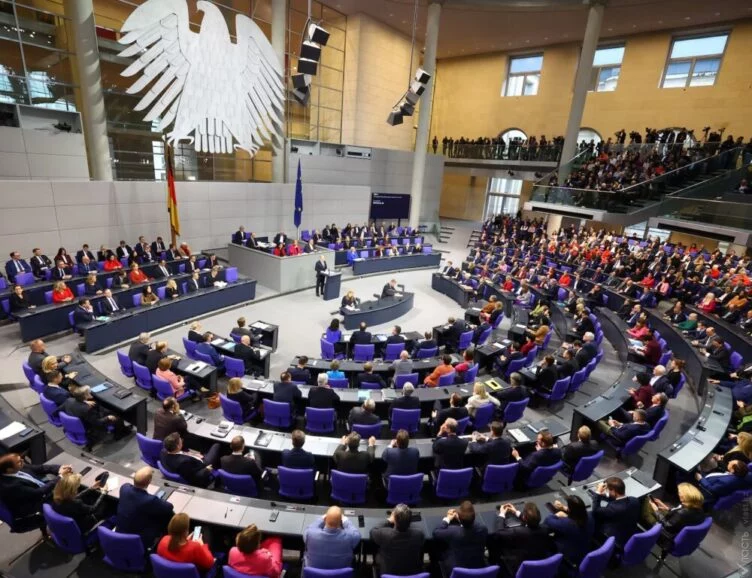 Бундестаг вынес вотум недоверия правительству Олафа Шольца - изображение 1