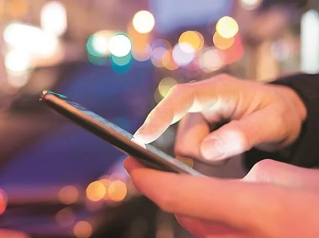 Минцифры заявило, что договорилось с операторами связи о сохранении тарифов до конца года - изображение 1