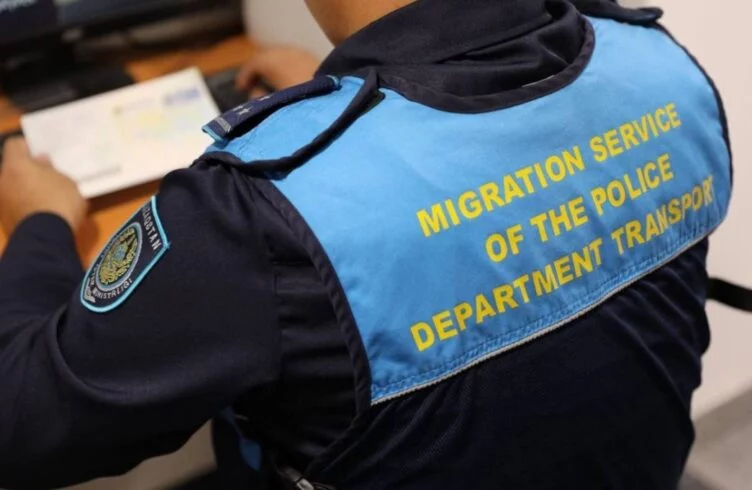 Трое россиян оштрафованы и выдворены из Казахстана за двойное гражданство - изображение 1