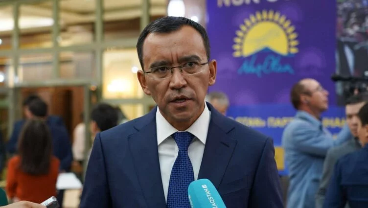 Изображение 1 для Сообщения об обстреле самолета Ашимбаев назвал спекуляцией