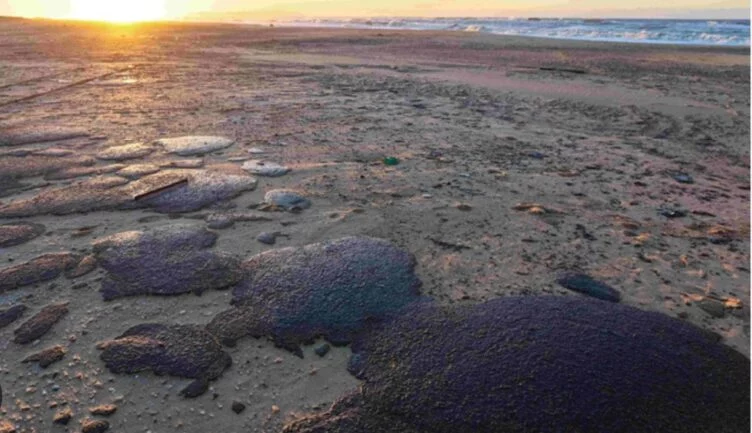 Крушение танкеров в Керченском заливе: вводится режим ЧС - изображение 1