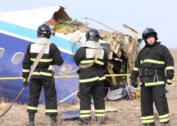 Самолет Azerbaijan Airlines подвергся внешнему воздействию над Грозным – министр транспорта Азербайджана - изображение 1