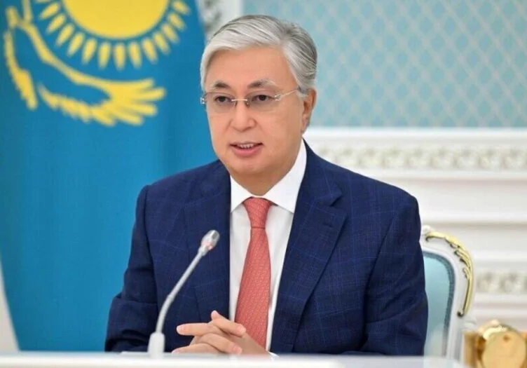 Изображение 1 для Токаев наградил казахстанцев, проявивших мужество при спасении пассажиров самолета Azal