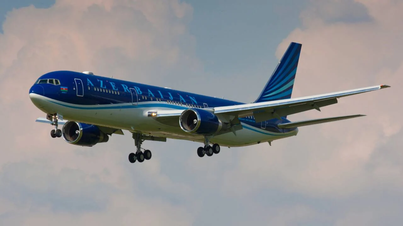 Комиссия по расследованию крушения самолёта Azerbaijan Airlines прибудет в Астану для изучения данных чёрных ящиков - изображение 1