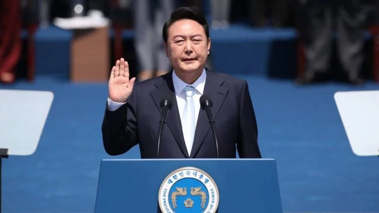 В Южной Корее арестовали отстранённого президента - изображение 1