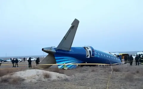 Изображение 1 для Данные чёрных ящиков самолёта Azerbaijan Airlines расшифровали и отправили в Казахстан