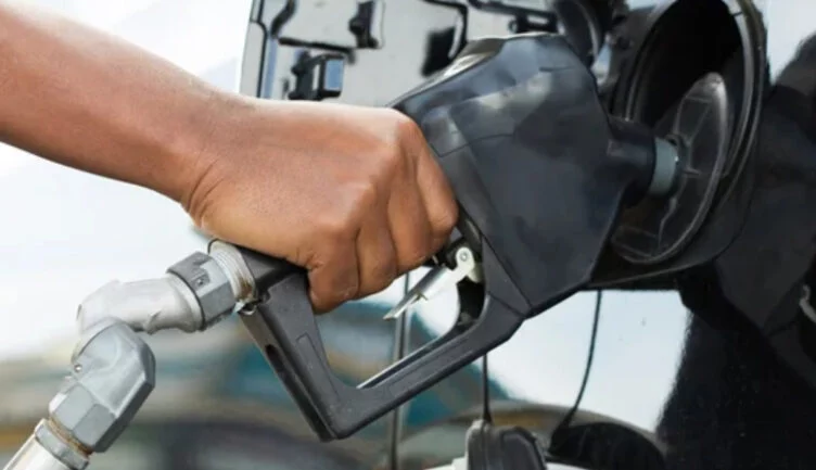 Государство не будет регулировать цены на бензин и дизтопливо - изображение 1