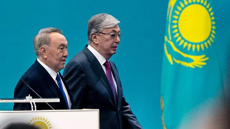 «Мы общаемся по телефону примерно раз в месяц»: Токаев о Назарбаеве - изображение 1