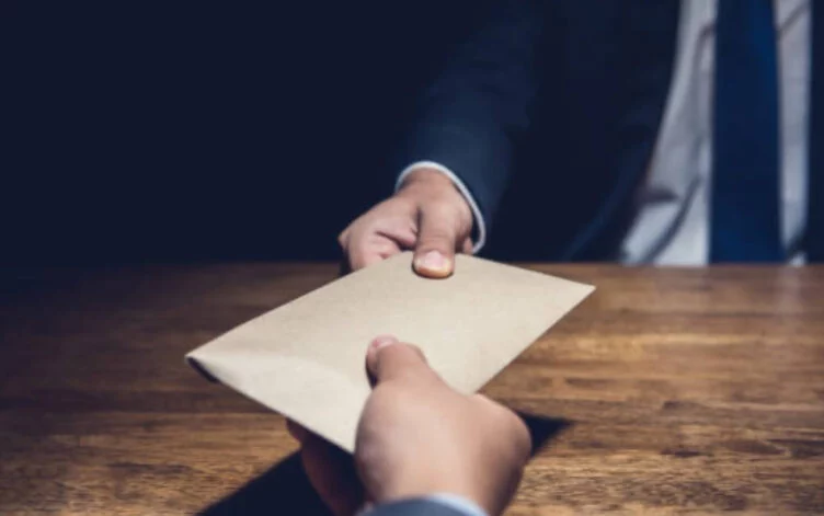 Перуашев заявил о принятии поправок против коррупционеров - изображение 1