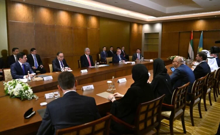 Глава государства провел встречу с экспертами в области искусственного интеллекта - изображение 1