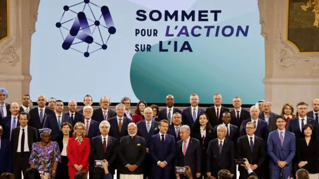 Изображение 1 для В Париже прошел саммит, посвященный регулированию искусственного интеллекта. Великобритания и США отказались подписать итоговую декларацию