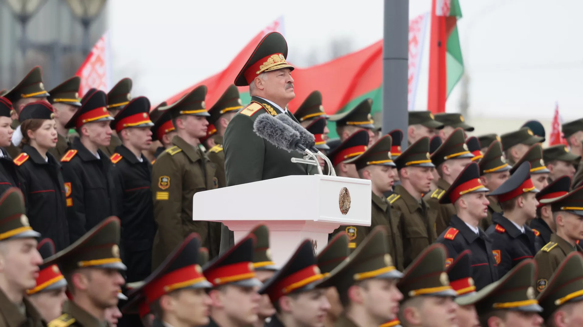 «Полмира мечтает о нашей «диктатуре»: Лукашенко снова принял присягу в качестве президента Беларуси - изображение 1