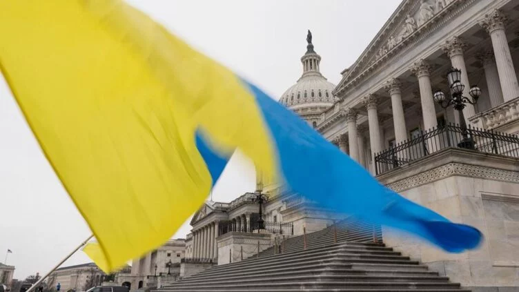 Изображение 1 для Лишить правового статуса 240 тыс. украинцев намерен Трамп