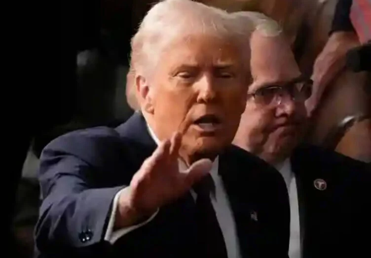 Трамп грозит санкциями РФ, чтобы добиться мира с Украиной - изображение 1