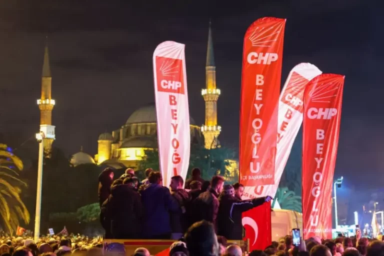 В Турции после задержания мэра Стамбула вспыхнули протесты - изображение 1