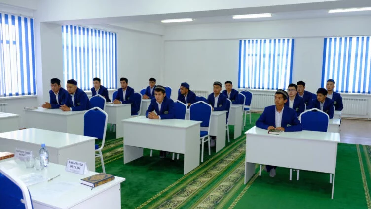 Преобразовать бюджетные медресе в детские приюты предложил общественник - изображение 1