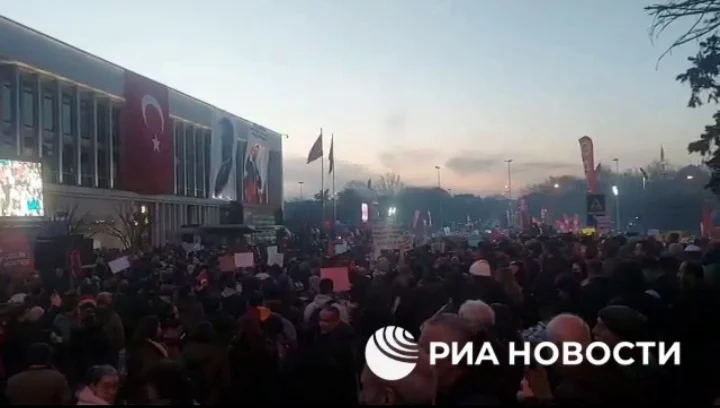 Вьезд и выезд из Стамбула запрещены на фоне протестов - изображение 1