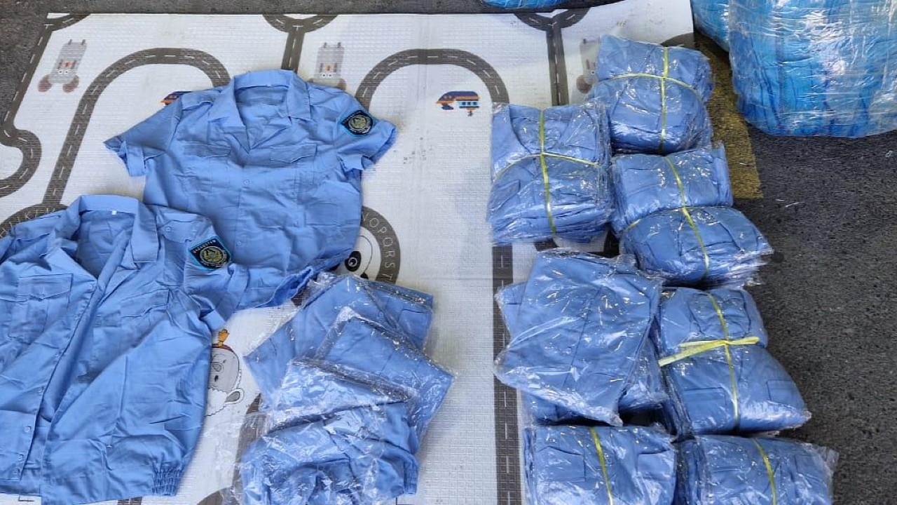 Изображение 1 для На Хоргосе задержали крупную партию формы казахстанской полиции