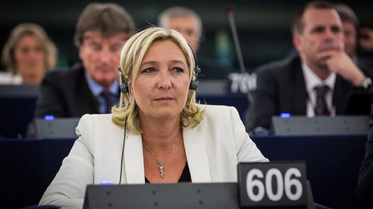 Марин Ле Пен признали виновной в растрате средств Европарламента - изображение 1