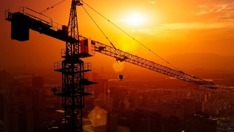 Изображение 1 для Руководство компании-застройщика арестовали по подозрению в обмане более 100 дольщиков в Каскелене