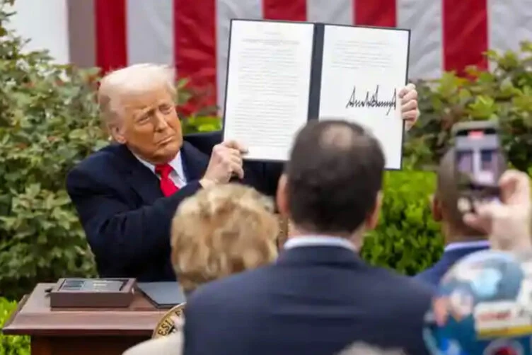 Импортные пошлины США в размере 10% вступили в силу - изображение 1